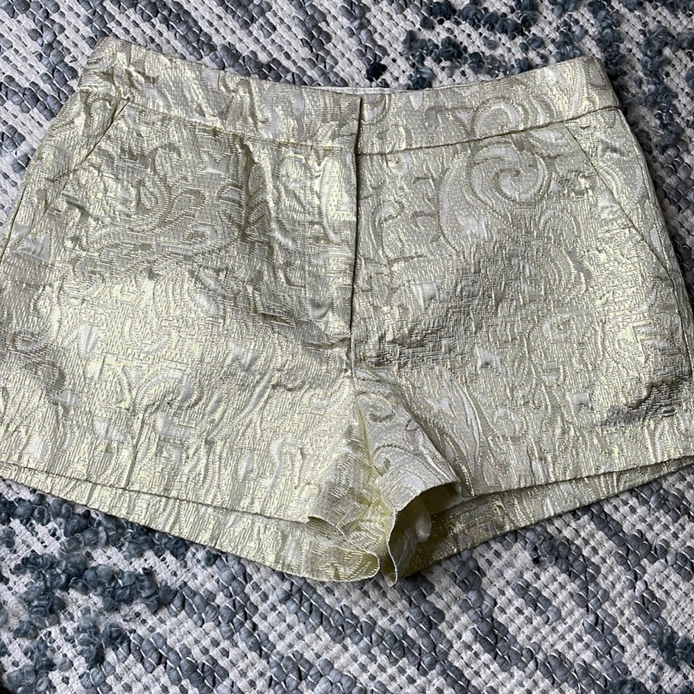 Goldleaf linen shorts
